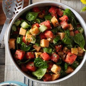 Minty Watermelon-Cucumber Salad Recipe: How to Make It Gluten Free Picnic, Fresh Zucchini, Spinach Salad Recipes, Summer Produce, Summer Harvest, Summer Side Dishes, Watermelon Salad, Watermelon Recipes, Summer Salad Recipes