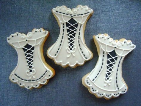 Bridal corset cookies Corset Cookies, Lingerie Cookies, Oatmeal Biscuits, Perfect Sugar Cookies, Cookies Decoradas, Bridal Shower Cookies, Cupcakes Decorados, Pretty Cookies, Fancy Cookies