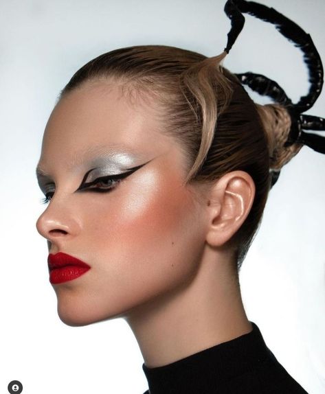 Catwalk Makeup, Futuristic Makeup, Fashion Editorial Makeup, Space Makeup, Metallic Makeup, 80s Makeup, Punk Makeup, High Fashion Makeup, Retro Makeup