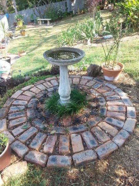 Brick Patio, Brick Garden, Have Inspiration, Old Bricks, Garden Yard Ideas, Reuse Recycle, Pool Ideas, Garden Structures, Garden Cottage