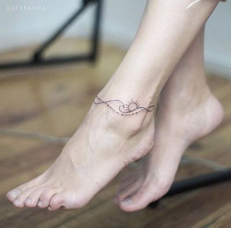 Beachy Anklets, Ankle Tattoo Designs, Ankle Bracelet Tattoo, Ankle Tattoos For Women, Beautiful Tattoos For Women, Anklet Tattoos, Foot Tattoos For Women, Pretty Tattoos For Women, Initial Tattoo