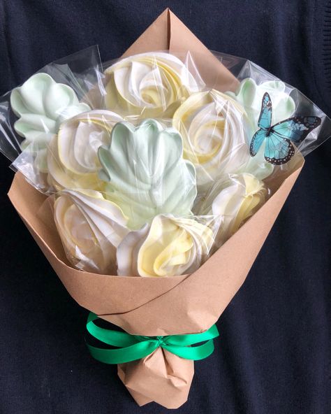 Meringue Bouquet, Cookie Bouquet, Meringue Cookies, Cake Business, Meringue, Farmers Market, Flowers Bouquet, Medicine, Cake