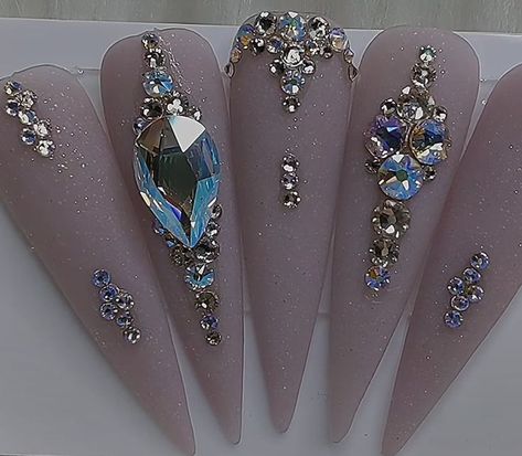 Nails Diamonds Design, Nails With Crystals Swarovski, Bling Rhinestone Nails, Diamond Layout For Nails, Mail Crystal Designs, Diamond Nail Placement, Nail Charm Placement Ideas, Long Almond Nails With Rhinestones, Rhinestone Placement On Nails Ideas