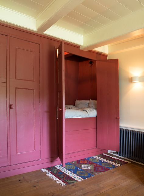 Enclosed Bed, Bed Closet, Alcove Bed, Wohne Im Tiny House, Sleeping Nook, Bed Nook, Built In Bed, Bunk Rooms, Closet Bed