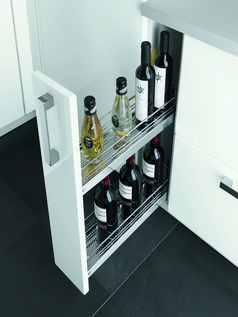 No matter what you might want to put away – bulky bottle crates or slim baking trays – ALNO has the right pull-out solution to make full use of every space. Kitchen Oil Tray Ideas, Kitchen Oil Tray, Cars Family, Baking Trays, Kitchen Cupboard Designs, Interior Room, Kids Interior Room, Kitchen Storage Solutions, Suv Cars