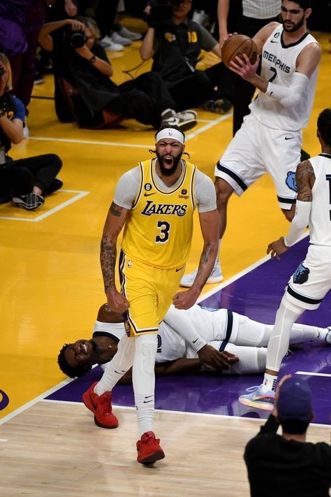 Anthony Davis Wallpapers, Anthony Davis Poster, Anthony Davis Lakers, Antony Joshua, Nba Poster, Lebron James Wallpapers, Ball Aesthetic, Nba Fashion, Jordan Outfit