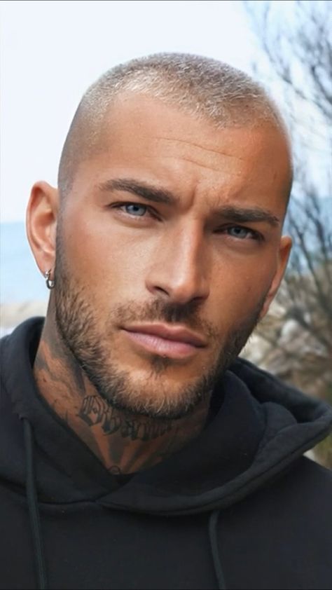 Mario Perozzi (@mario_perozzi) • Instagram photos and videos Bald Male Models, Mario Perozzi, Tatted Guys, Barber Tips, Famous Male Models, Flat Top Haircut, Men Bodies, Steamy Romance, Final Destination