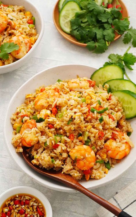 Khao Pad ( Thai Fried Rice ) Pad Thai Fried Rice, Khao Pad Thai Fried Rice, Thai Fried Rice Recipe Authentic, Thailand Food Recipes, Thai Shrimp Fried Rice, Thai Rice Recipes, Thai Fried Rice Recipe, Fried Rice Thai, Thai Breakfast