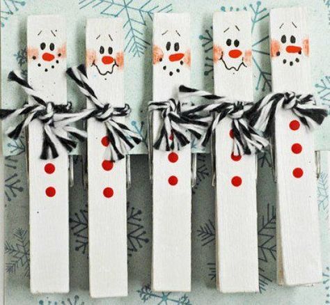 Clothes Pin Ornaments, Clothespin Crafts Christmas, Wooden Clothespin Crafts, Christmas Clothespins, Pin Crafts, Magnet Crafts, Clothes Pin Crafts, Snowman Crafts, Christmas Ornament Crafts