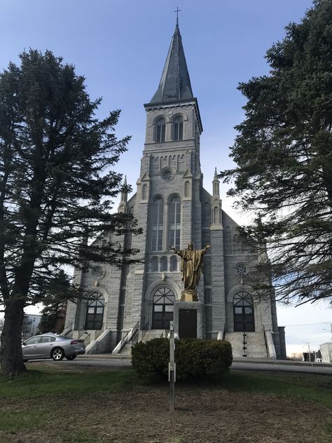 Beautiful Church in Augusta, Maine Wiscasset Maine, Augusta Maine, Maine New England, Abandoned Churches, Country Churches, Church Pictures, Beautiful Churches, Country Church, Old Churches