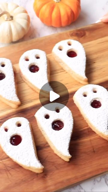 @decorelement on Instagram: "Ghost Linzer cookies 👻 love this tip: you can use a heart shape cookie cutter to create the ghost shape 🤍🤍👻 Baker credit: @_bellabakes #cookie #cookies #halloweencookies #cookiecutter #halloweentreats #halloweenideas #halloweenparty #linzer" Ghost Linzer Cookies, Ghost Biscuits, Linzer Tart, Linzer Cookie, Cookie Halloween, Linzer Cookies, Ghost Cookies, Heart Shaped Cookies, Heart Cookies