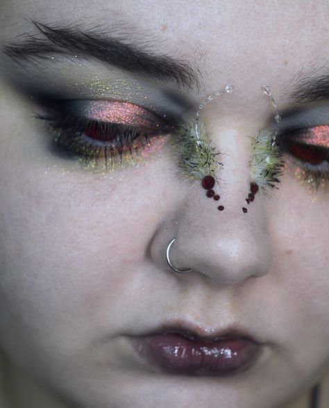 Singed moth 🦋 I almost wrote cinched lol but I’ll blame it on the 2 hours of sleep I have to wake up super early for a doctor appointment today so let’s hope that I did that. When this posts I should already be there 😖 As usual, feel free to add your moth makeup looks to this post if you got the update! @clionadhcosmetics incandescence @cheeryep_makeup 16-Color Natural Star Eye Shadow Palette in #08Ambition- Fantasy Full Sparkle sent to me by @cbeauty_mall for the bits of gold 🖤 @glamlit... Moth Makeup Eyes, Moth Makeup Halloween, Moth Eyes, Moth Makeup, Fly Makeup, Fly Eyes, Moth Costume, Super Fly, Star Eyes