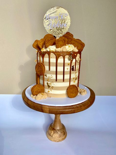 Lotus Biscoff Cake, Lotus Cake, Biscoff Cake, Lotus Biscoff, Creative Birthday Cakes, Creative Birthday, Drip Cake, Cookie Pie, Drip Cakes