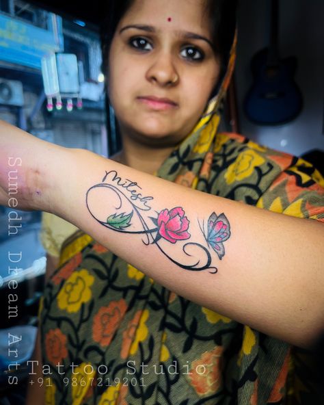 Infinity Rose Name Tattoo ❤️ . Call For Appointment☎️ 9867219201 . Check out more creative tattoos by Sumedh (@sumedh_dream_arts ) . . #besttattoostudio #forearmtattoo #smalltattoos #infinitytattoo #infinite #tattooforever Rose Name Tattoo, Kids Name Tattoo, Infinity Name Tattoo, Last Name Tattoos, Tattoo Infinity, Kid Name Tattoo, Tattoo For Boyfriend, Rose Outline, Names Tattoos For Men