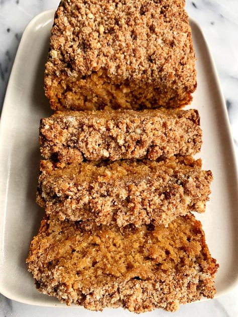 Paleo Cinnamon Streusel Banana Coffee Cake - rachLmansfield Banana Coffee Cake, Banana Coffee Cakes, Chocolate Chip Bread, Banana Coffee, Cinnamon Streusel, Pumpkin Chocolate Chip Bread, Paleo Pumpkin, Pumpkin Bread Recipe, Paleo Chocolate