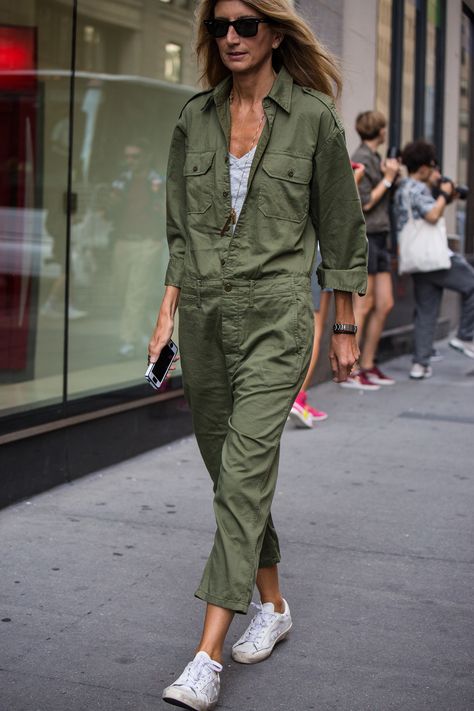 Get to know the colour DNA of New York's freshest street style with our Topshop pin palette. #Topshop http://www.topshop.com/en/tsuk/category/pinterest-4723765/home?cmpid=soc_d_pin_wk3_uk_pinterestpalette Army Green Jumpsuit, Khaki Jumpsuit, Plain Jumpsuits, Army Fashion, Green Jumpsuit, Jumpsuit Outfit, Stil Inspiration, 여자 패션, Military Fashion