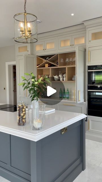 Trevor McDonnell Kitchens on Instagram: "The “ Castlegrove house project “ by TMcD
.
.
This was such a well zoned organised kitchen. It definitely makes the daily task of tidy up so much easier when everything has a place in the kitchen 👌🏼. The downdraft extractor made everything so social in the kitchen. The appliances were luxury and made cooking a dream. Solid inframe custom built cabinets were exceptionally beautiful on this kitchen project. 
.
.
#kitchen #kitchenpainting #kitchendesign #luxuryhomes #luxury #kitchen #trevormvdonnellkitchen #trevormcdonnellkitchens #tmcd" Tuff Sheds, Stereo Love, Open Plan Kitchen Living, Custom Built Cabinets, Modern Luxury Kitchen, Kitchen Living Dining, Kitchen Mood Board, Solid Wood Kitchens, Sleek Kitchen