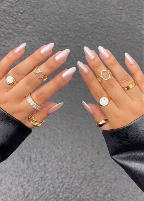 Nail Oval, Nail White, Engagement Nails, Pearl Nails, Nails For Women, Fake Nail, Neutral Nails, Stick On Nails, Classy Nails