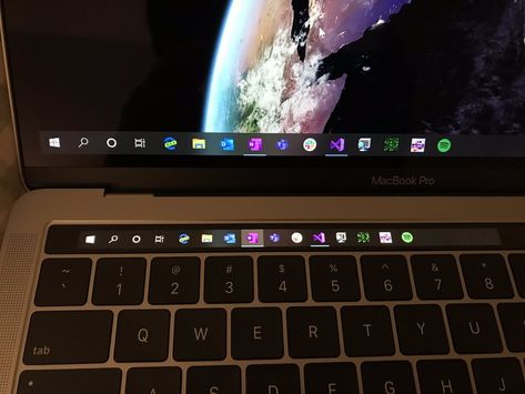 Macbook Pro Touch Bar, Bar Aesthetic, Desktop Wallpaper Macbook, Touch Screen Laptop, Iphone Price, Apple Technology, Newest Macbook Pro, Apple Computer, Apple Iphone 5s