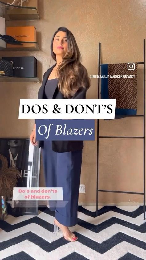 Blazer Suit Women Classy, Full Black Outfit Classy, Blazer With Dress Outfit Classy, Power Suits For Women Classy, Black Blazer Outfits For Women Classy, How To Wear A Blazer, How To Style A Black Blazer, How To Style A Blazer, Blazer Dress Outfits Classy Chic