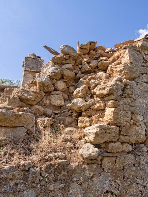 Ruins Architecture, Roman Painting, Broken Wall, House Image, Old Brick Wall, Break Wall, Temple Ruins, Window Well, Wars Of The Roses