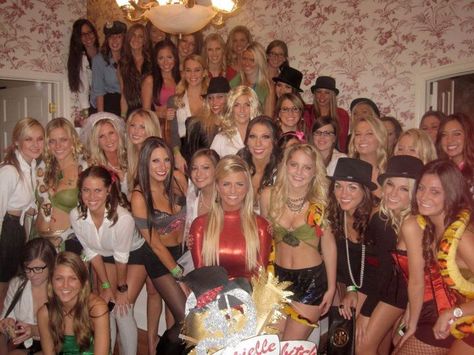 My 21st Britney Spears themed Waltz Britney Spears Party Theme, Britney Spears Bachelorette Party, Britney Spears Birthday, Britney Spears Outfits, Happy 15th Birthday, Themed Bridal Shower, Bachelorette Party Planning, Bridal Bachelorette Party, 30th Bday