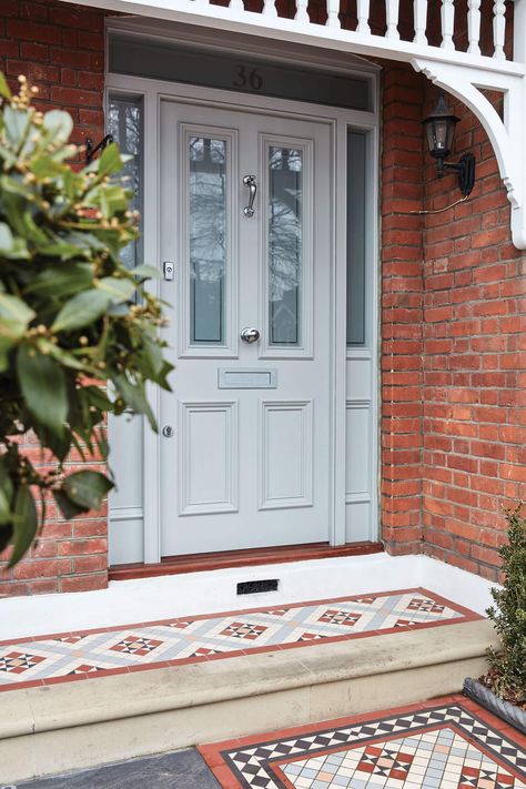 Victorian Style Front Door - London Door Company Victorian Front Door, Front Doors Uk, Veranda Design, Best Front Door Colors, Victorian Front Doors, White Front Door, Cottage Front Doors, Front Door Inspiration, Front Door Steps