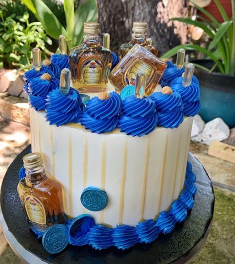 Crown Royal Birthday Cake For Men, Crown Royal Birthday Cake, Crown Royal Cake Ideas, Crown Royal Cakes For Men, Patron Cake, Booze Cakes, Crown Royal Cake, Buttercream Ideas, Alcohol Cakes