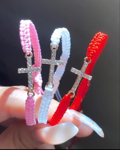 Cute Mexican Jewelry, Latina Bracelet Ideas, Latina Jewelry Bracelet, Ojo Bracelets Mexican, Bracelet Ideas Mexican, Mexican Style Bracelets, Mexican Bracelets Aesthetic, Latina Bracelets, Hispanic Bracelets