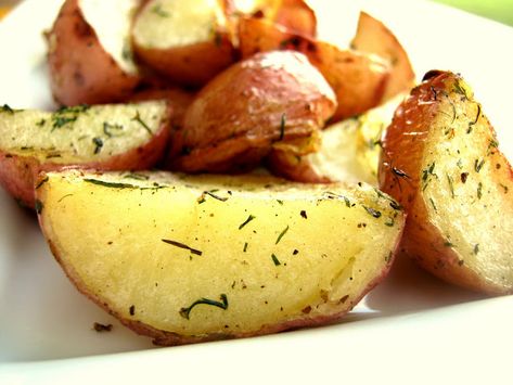 Red Potato Recipes, Dill Potatoes, Potatoes Roasted, Red Potato, Baked Custard, Roasted Red Potatoes, Black Cake, Shrimp And Broccoli, Caribbean Rum