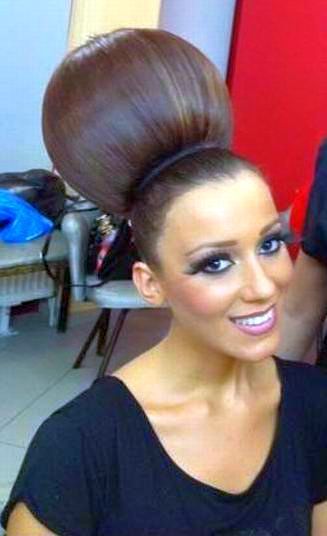 Hair Salon Pictures, Chignon Bun, Big Bun Hair, Extension Hair, Bouffant Hair, High Hair, Sleek Updo, Great Haircuts, Extensions Hair