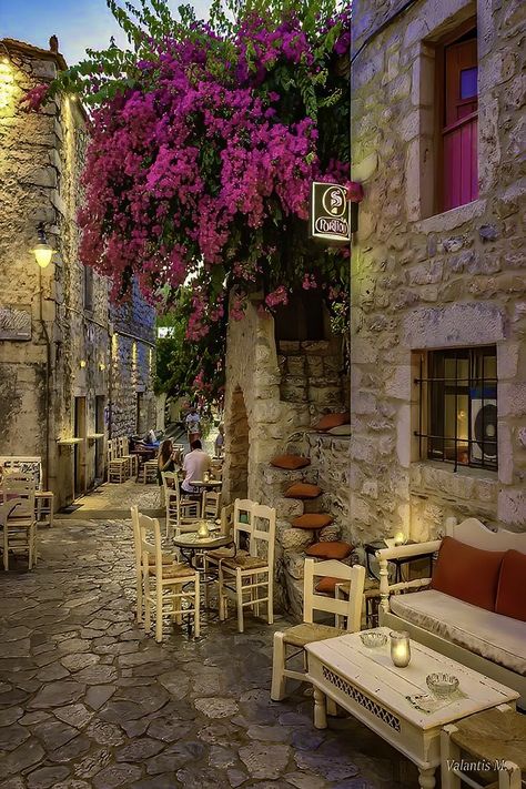 Italy Vibes, Outdoor Cafe, Italy Aesthetic, Pretty Landscapes, Dream Travel Destinations, Italian Summer, Summer Dream, Beautiful Places To Travel, Pretty Places