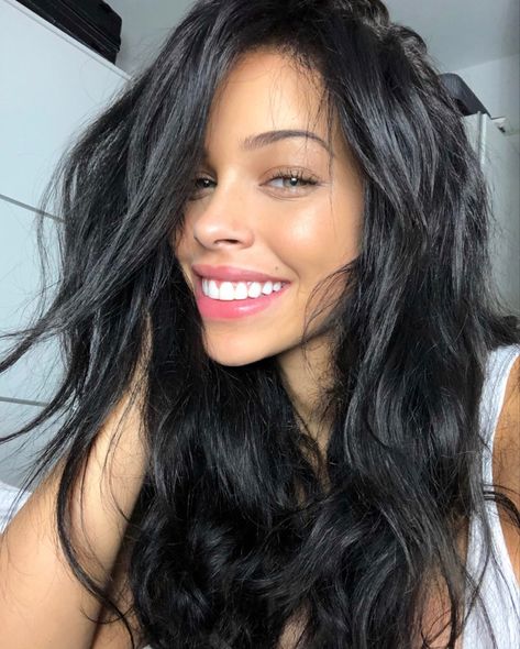 Black Hair Beauty, Nisrina Sbia, Hair Color Unique, Jet Black Hair, Girls With Black Hair, Olive Skin, Hazel Eyes, Hair Inspo Color, Tan Skin