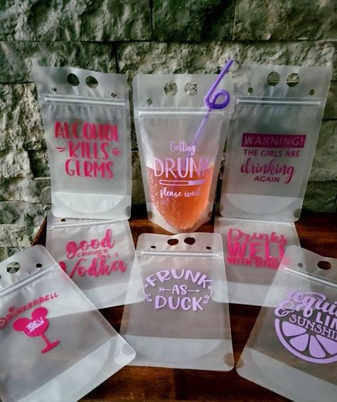 Adult Drink Pouches, Sangria Party, Drink Pouches, Bachelorette Party Cups, Wedding Drinks, Barbie Food, Wedding Drink, Bach Party, Hen Do