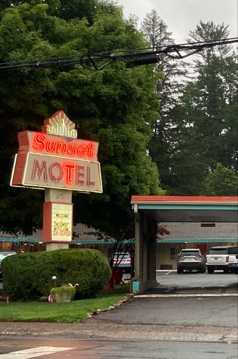 Old Motel Aesthetic, Brevard North Carolina, Brevard Nc, Visual Archive, Short Story, The Sunset, North Carolina, Places To Go, Mood Board