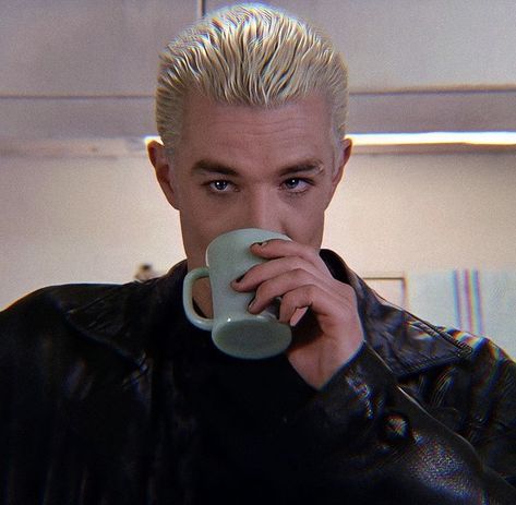 Spike in buffy season 4 the yoko factor Giles Buffy Aesthetic, Spike Btvs Aesthetic, 2000s Crushes, Spike Buffy The Vampire Slayer, Btvs Spike, Buffy Characters, Spike Buffy, James Marsters, Green Mug