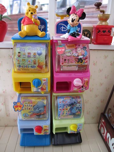 Disney Trinket Machines | Flickr - Photo Sharing! Barbie Vending Machine, Mini Vending Machine, Miraculous Ladybug Toys, Unicorn Phone Case, Doll Videos, Avenger Birthday Party, Toy Machine, Claw Machine, Kawaii Toys