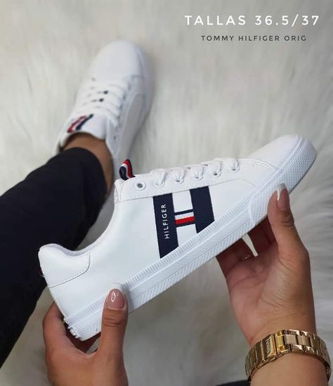 Leather Shoes Men Outfit, Tommy Hilfiger Shoes Mens, Tommy Hilfiger Outfits Women, Shoes Men Outfit, Shoes For Men Nike, Cool Shoes For Men, Tommy Hilfiger Fashion, Boots Outfit Men, Fashion Models Men