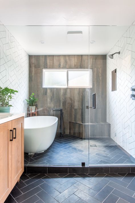 10 Bathrooms With Beautiful Wet Rooms Wet Room Bathroom, Bathroom With Tub, Open Showers, Orange Bathrooms, Suite Bathroom, Glass Shower Enclosures, Wet Room, Contemporary Bathrooms, Beach Bathrooms