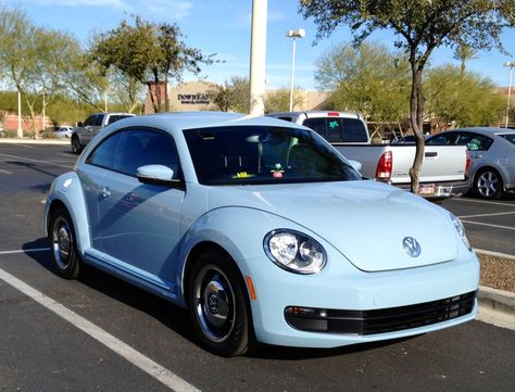 2013 VW beetle in denim blue. Love it ! 2013 Vw Beetle, Blue Car Accessories, Vw New Beetle, Volkswagen Beetle Convertible, Motos Vintage, Bug Car, Volkswagen New Beetle, Volkswagen Bug, Aston Martin Db5