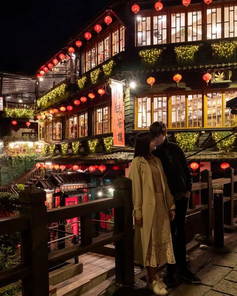 🇹🇼 [ Tips for Visiting Jiufen, Taiwan ] In my opinion, Jiufen's bright red lanterns and narrow alleyways make it the most picturesque village in Taiwan. The lantern-strewn exterior of the famous A-Mei teahouse resembles the epic scenes from Miyazaki's “Spirited Away”! However, I have to admit that Jiufen is probably the most touristy place to visit in Northern Taiwan. The tiny mountain village can be super crowded during the day with international tourists and day trippers from Taipei!  He... Jiufen Taiwan, Red Lanterns, Red Lantern, Mountain Village, Place To Visit, In My Opinion, My Opinions, Tea House, Taipei