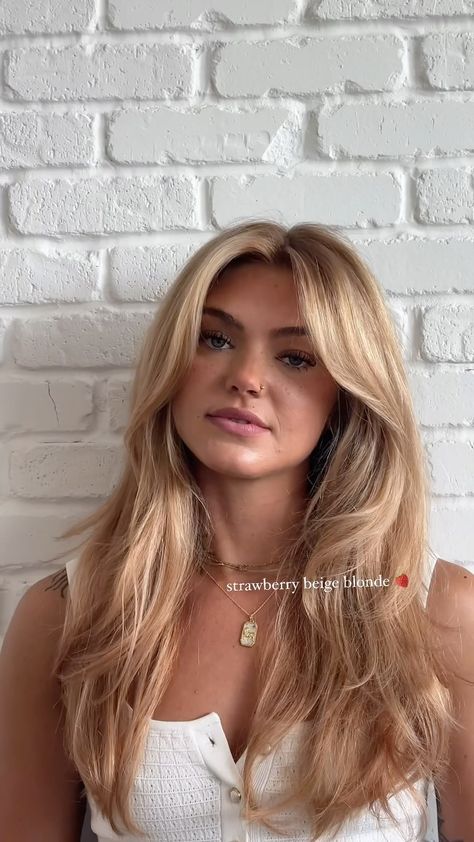 Devyn Pennell | Would you try out the strawberry beige blonde for summer?🍓☀️ Abigal’s blonde might be one of my favorites! We have the perfect mix of… | Instagram Blonde For Summer, Natural Strawberry Blonde Hair, Dark Strawberry Blonde Hair, Copper Blonde Hair, Beige Blonde Hair, Warm Blonde Hair, Blonde Hair Goals, Strawberry Blonde Highlights, Summer Blonde Hair