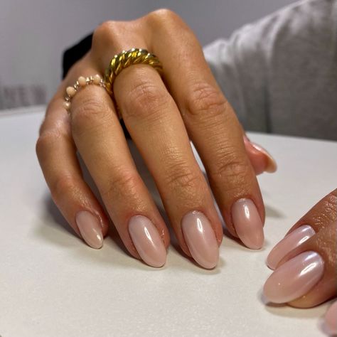 Nails shape Round Ballerina Nails, Ballerina Chrome Nails, Natural Nails With Chrome, Beige Chrome Nails, Nail Ideas Chrome, Nails Blue Chrome, Nail Designs Chrome, Vanilla Chrome Nails, Chrome Nails French Tip