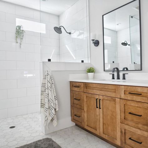 Bathroom Remodel Shower Walk In, Walk In Shower With Window, Small Bathroom Walk In Shower Ideas, Adu Bathroom, Walk In Bathroom Showers, Hunter House, Walk In Shower Ideas, Doorless Shower, Master Bath Shower