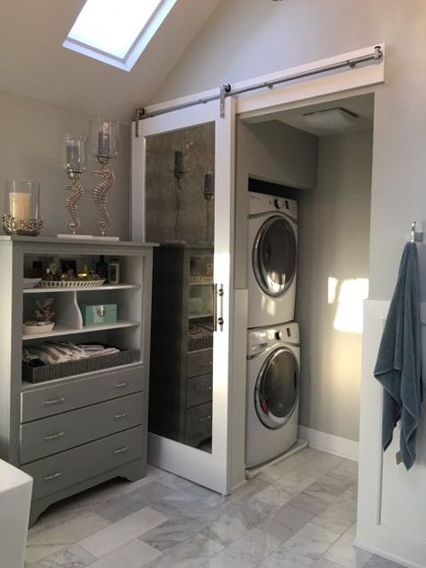 Vintage Laundry Room, Laundry Room Closet, Laundry Room Layouts, Laundry Room Bathroom, Farmhouse Laundry Room, Bad Inspiration, Bathroom Closet, Vintage Laundry, Water Closet