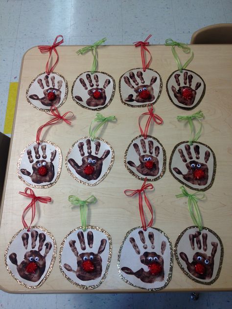 Handprint Reindeer Ornaments! Handprint Reindeer, Handprint Ideas, Reindeer Handprint, Christmas Handprint, Ideas For Preschoolers, Preschool Crafts Fall, Handprint Ornaments, December Crafts, Oscars After Party