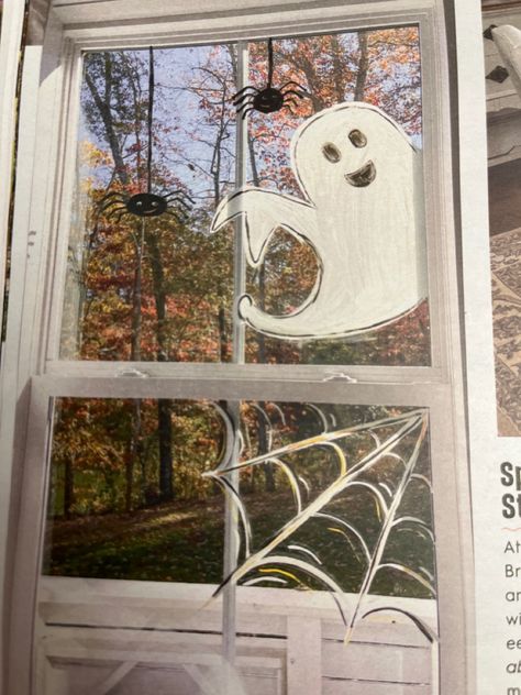 Use craft paint and clean with window cleaner (BHG magazine, Oct 2022) Classroom Window Decorations, Halloween Mural, Fall Window Painting, Window Art Diy, Halloween Lesson Plans, Halloween Window Display, Painted Window Art, Painted Windows, Fall Windows