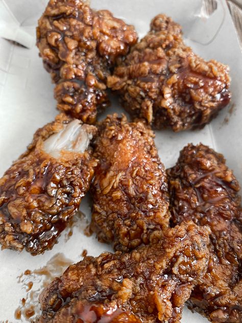 Dunked Wings, Chefs Kiss, Foodie Instagram, South African Recipes, Food Babe, Food Therapy, Food Displays, Favourite Food, Kitty Wallpaper