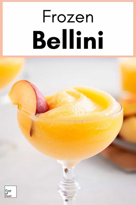 Frozen Bellini Frozen Mimosa Recipe, Frozen Bellini, Frozen Alcoholic Drinks Recipes, White Wine Drink, Peach Bellini Recipe, Frozen Peach Bellini, Frozen Drinks Alcohol, Bellini Cocktail, Bellini Recipe