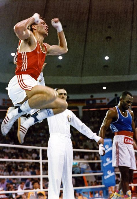 Henry Maske (GDR) beat Egerton Marcus (Canada) for Olympic gold in Middleweight (75 kg) • Seoul 1988 Olympics #boxing 80's Aesthetic, Olympic Boxing, 80s Aesthetic, Summer Olympics, Action Poses, Olympic Games, Boxing, Seoul, Human Body